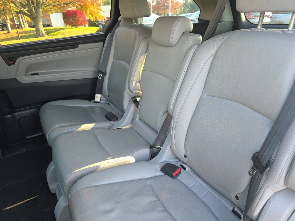 Used 2018 Honda Odyssey Touring image 32