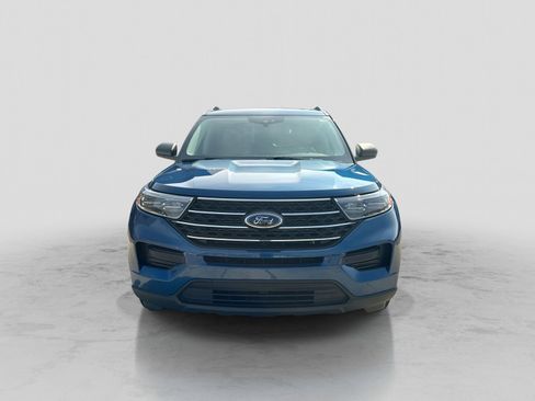Used 2022 Ford Explorer XLT w/ Class IV Trailer Tow Package AWD/4WD image 12