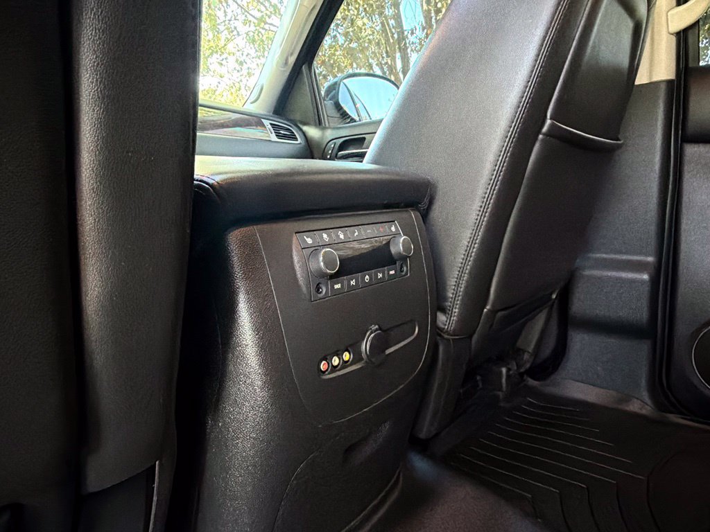 Used 2013 GMC Yukon Denali AWD/4WD image 25