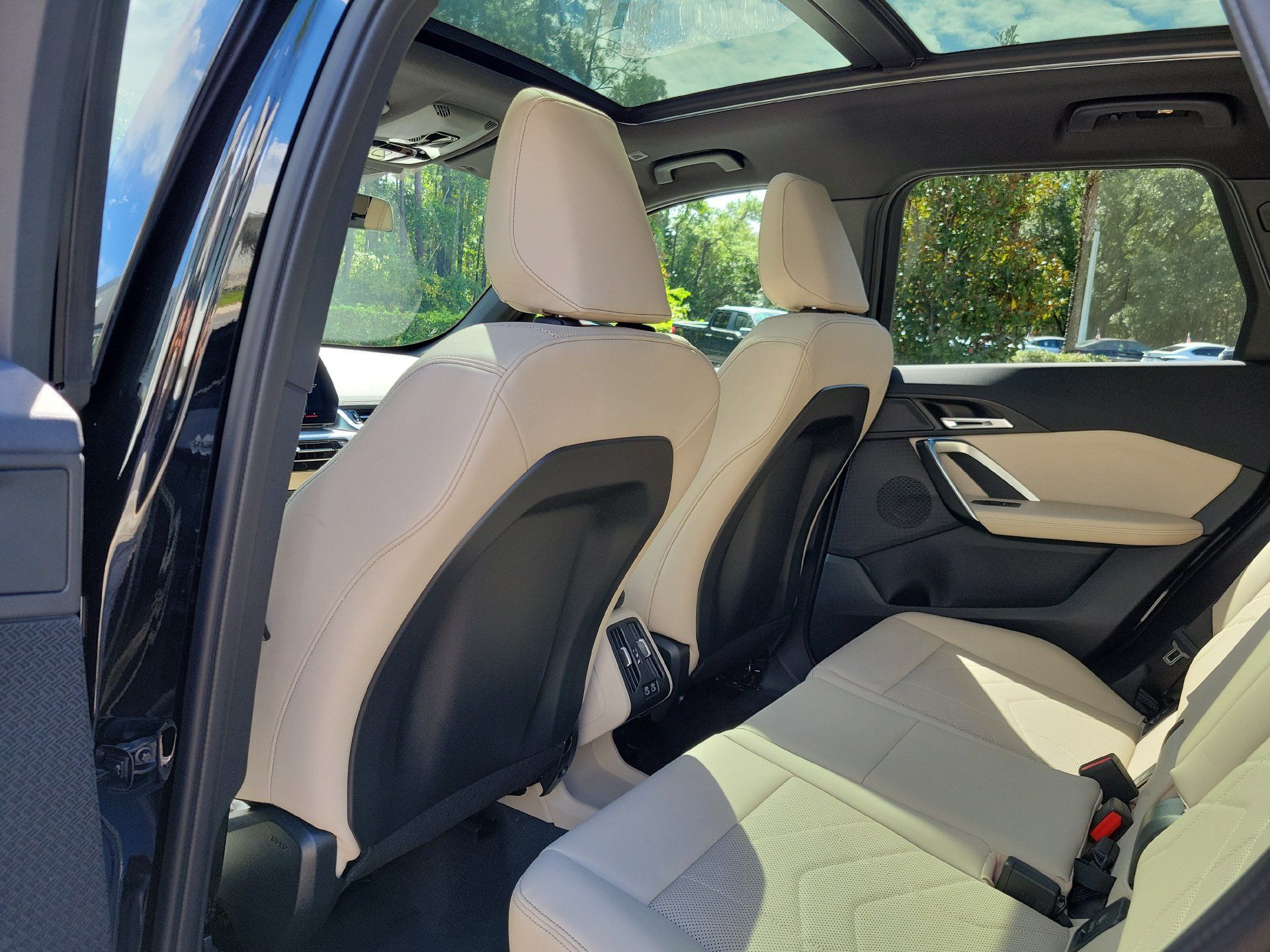 Used 2025 BMW X1 xDrive28i w/ Convenience Package AWD/4WD image 17