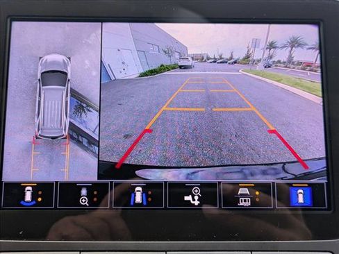 Used 2022 Chevrolet Equinox RS w/ RS Leather Package image 13