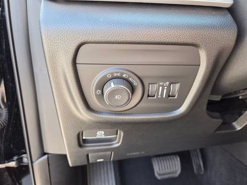Certified 2025 Jeep Grand Cherokee Limited w/ Black Appearance Package AWD/4WD image 23