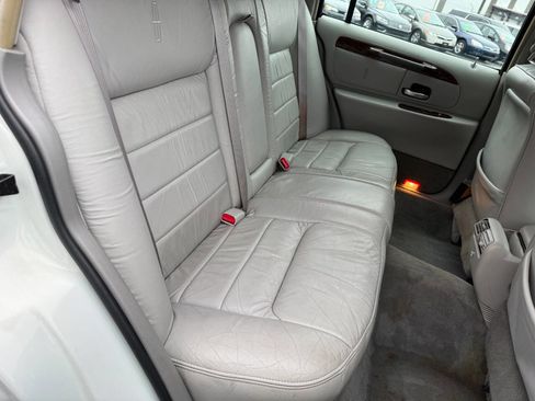 Used 2000 Lincoln Town Car Executive image 24