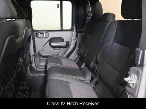 Used 2020 Jeep Gladiator Mojave w/ Cold Weather Group AWD/4WD image 16