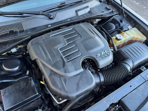 Used 2014 Dodge Challenger SXT image 24