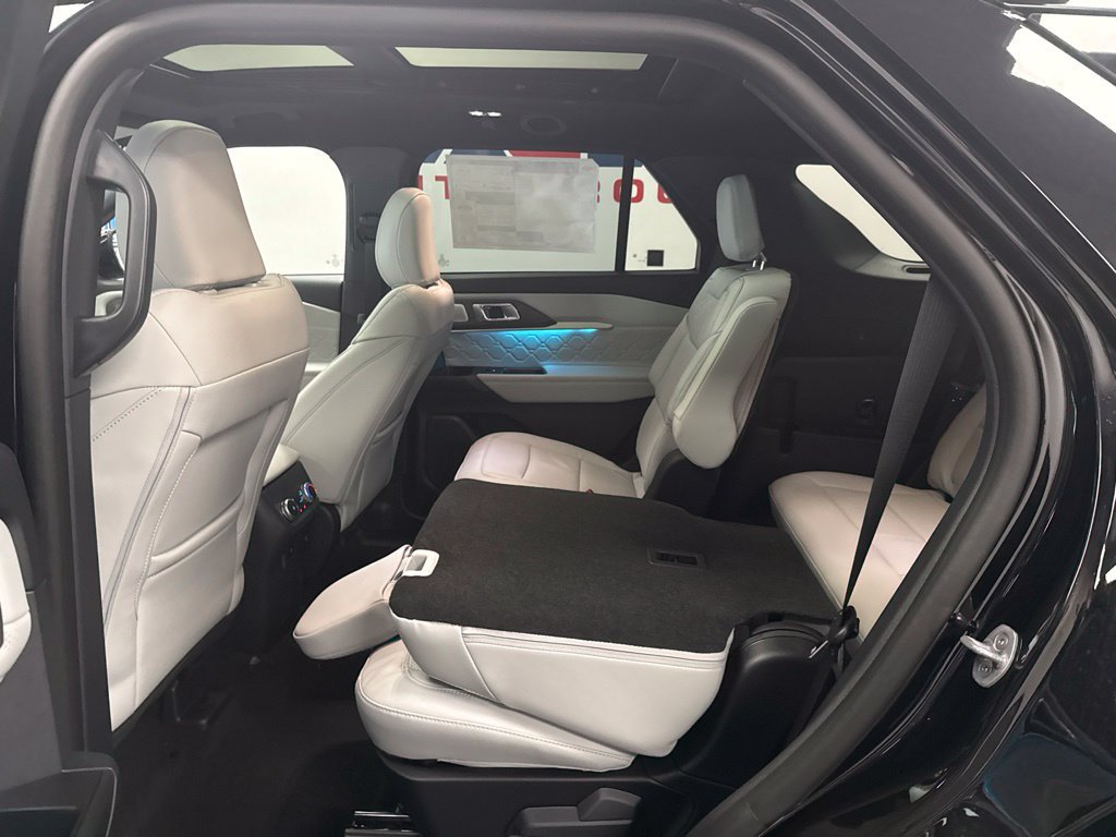New 2027 Ford Explorer Platinum w/ 3.0L Ultimate Package AWD/4WD image 24