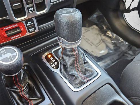 Used 2021 Jeep Wrangler Unlimited Rubicon AWD/4WD image 12