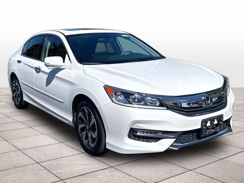 Used 2017 Honda Accord EX-L image 3