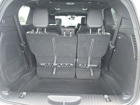 New 2025 Chrysler Pacifica Select w/ Uconnect Theater Family Group AWD/4WD image 22