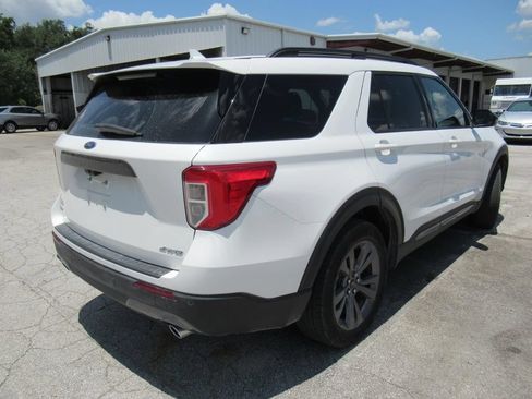 Used 2022 Ford Explorer XLT w/ Equipment Group 202A AWD/4WD image 9