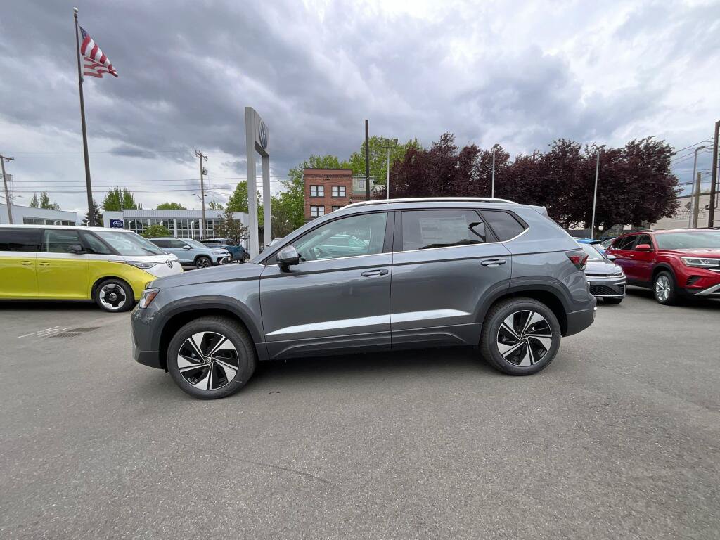 New 2026 Volkswagen Taos SE AWD/4WD image 5