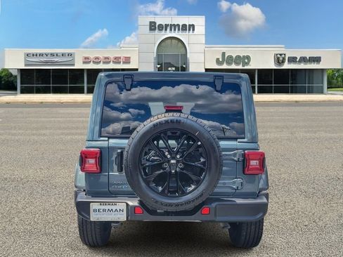 Certified 2025 Jeep Wrangler Unlimited Sahara AWD/4WD image 7