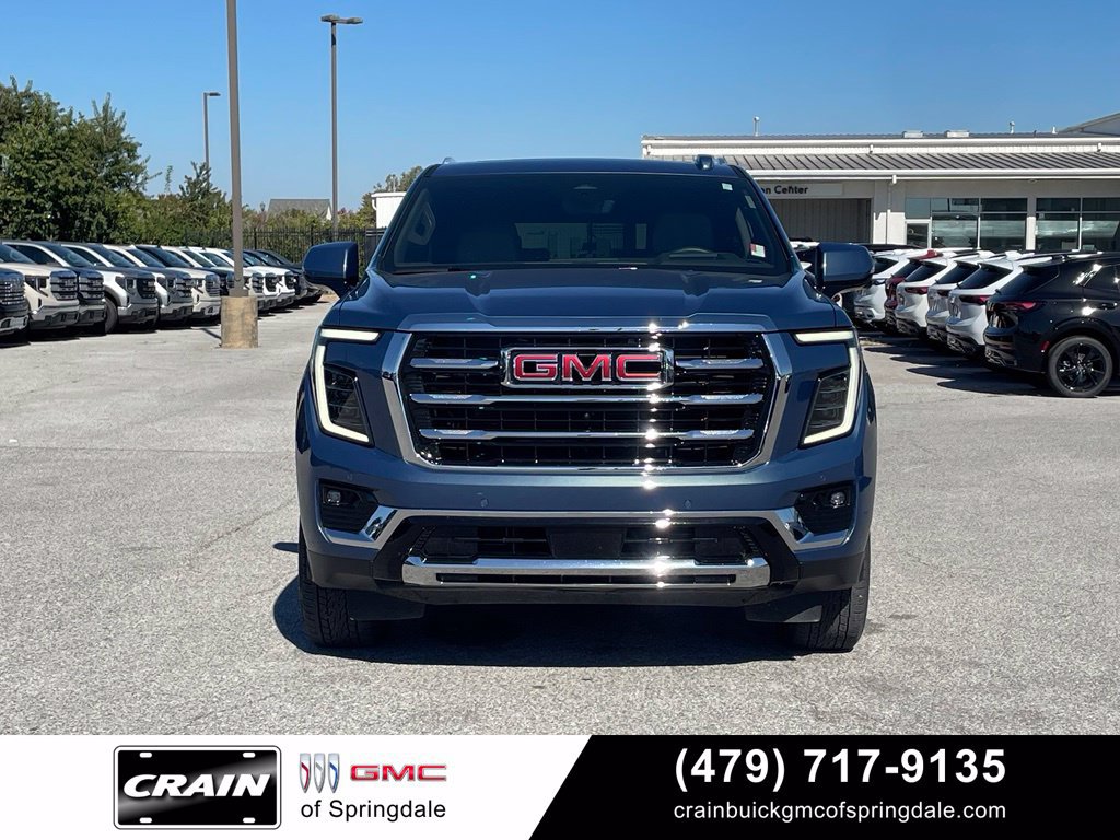 Used 2025 GMC Yukon Elevation w/ Elevation Premium Package AWD/4WD image 2