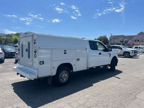 Used 2022 Ford F250 XL w/ Power Equipment Group AWD/4WD image 6