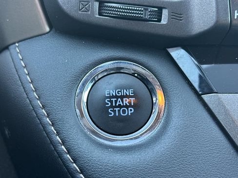 Used 2014 Toyota RAV4 Limited image 23