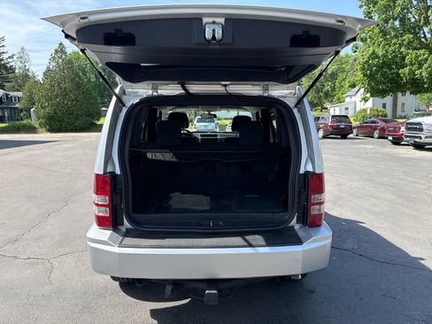 Used 2010 Jeep Liberty Sport w/ Popular Equipment Group AWD/4WD image 15