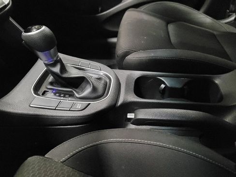 Used 2018 Hyundai Elantra GT FWD image 26