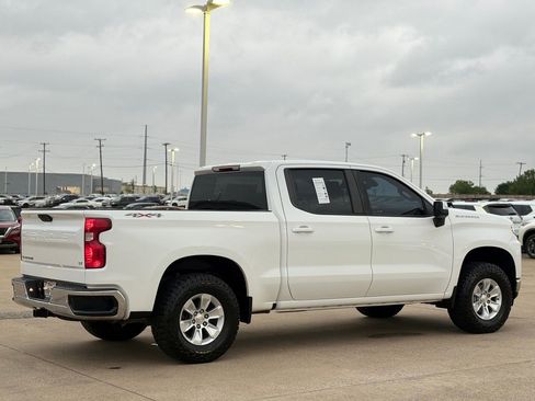 Used 2020 Chevrolet Silverado 1500 LT w/ Convenience Package AWD/4WD image 6