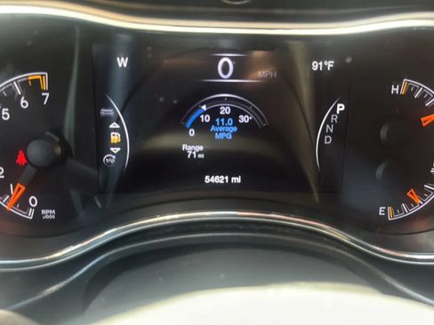 Used 2018 Jeep Grand Cherokee Altitude RWD image 10
