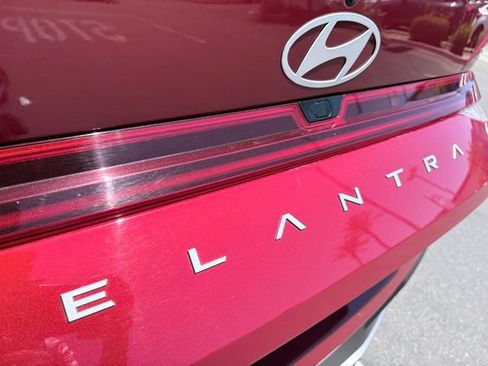 Used 2025 Hyundai Elantra SEL FWD image 25
