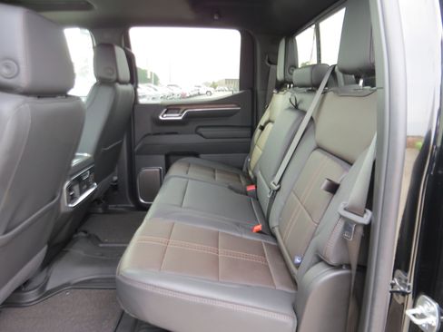 Used 2025 Chevrolet Silverado 1500 High Country w/ Midnight Edition image 17