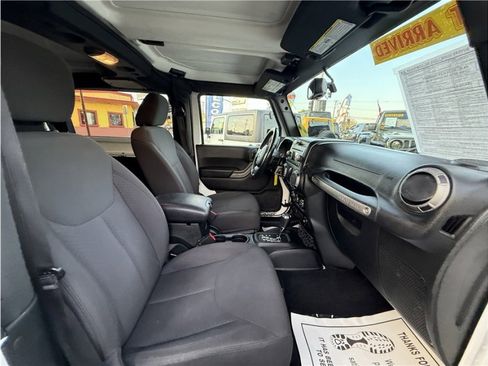 Used 2017 Jeep Wrangler Sport image 27