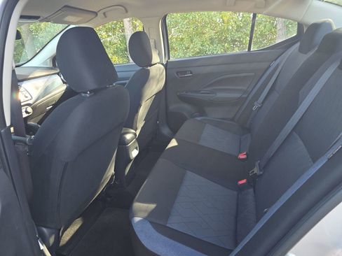 Used 2025 Nissan Versa SV image 5