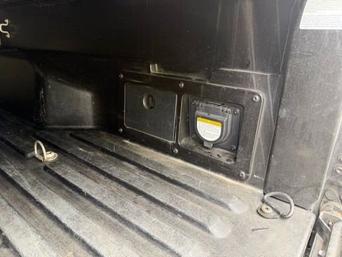 Used 2018 Toyota Tacoma TRD Sport image 7