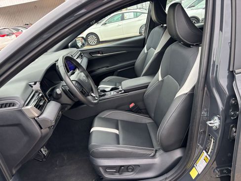 Used 2025 Toyota Camry SE FWD image 27