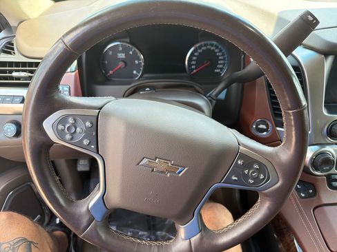 Used 2019 Chevrolet Suburban Premier AWD/4WD image 15