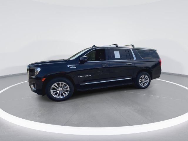 Certified 2023 GMC Yukon XL SLT w/ SLT Premium Package AWD/4WD image 5