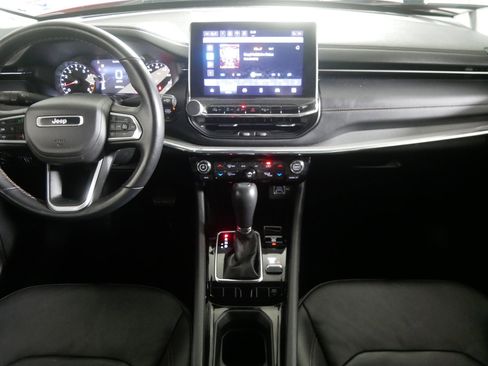 Used 2022 Jeep Compass Limited image 10