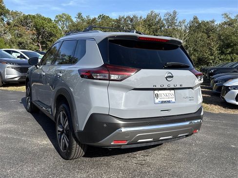 Certified 2021 Nissan Rogue Platinum image 9