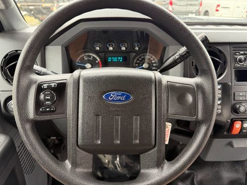 Used 2014 Ford F550 4X2 2dr Regular Cab 140.8 200. image 39