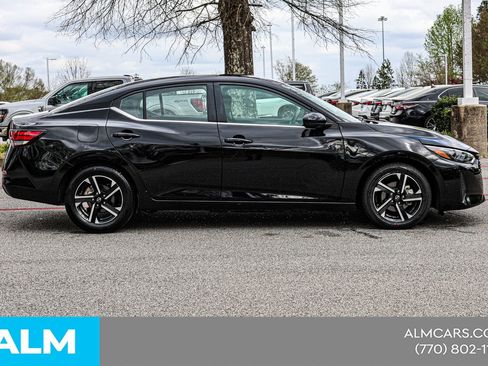 Used 2025 Nissan Sentra SV image 11