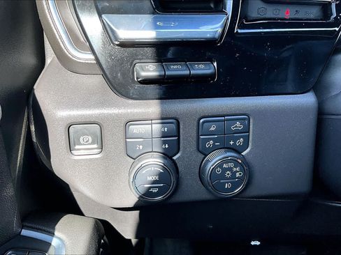 Used 2024 Chevrolet Silverado 1500 High Country w/ High Country Premium Package AWD/4WD image 33