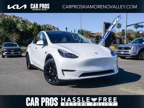 Used 2022 Tesla Model Y Long Range image 1