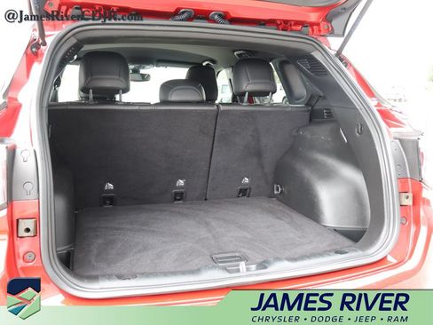 Used 2025 Jeep Compass Trailhawk AWD/4WD image 15