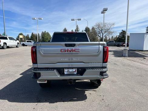 New 2026 GMC Sierra 2500 Denali w/ Denali Reserve Package AWD/4WD image 4