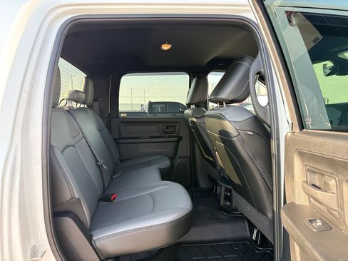 Used 2024 RAM 2500 Tradesman w/ Chrome Appearance Group AWD/4WD image 40