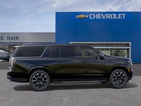 New 2026 Chevrolet Suburban RST w/ Comfort Package AWD/4WD image 5