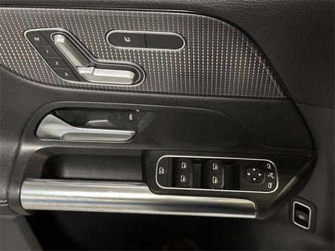 Used 2021 Mercedes-Benz GLA 250 4MATIC image 13