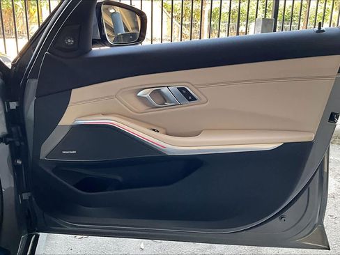 Used 2023 BMW 330i Sedan w/ Premium Package image 23