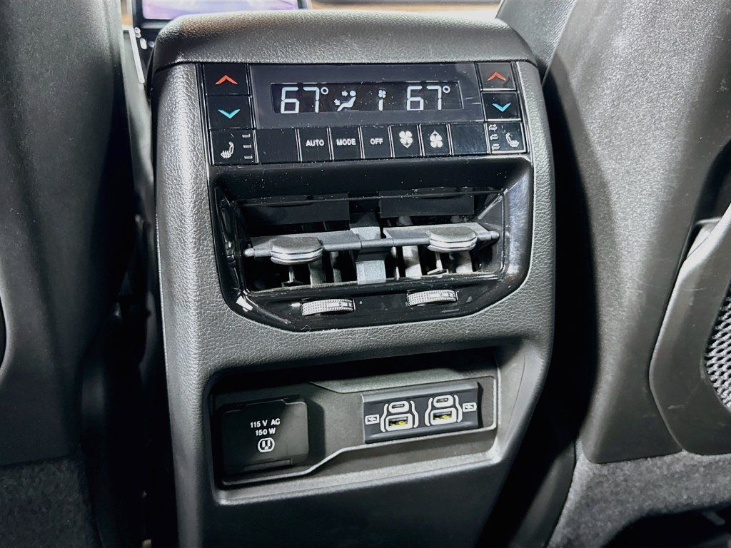Used 2022 Jeep Grand Cherokee Summit w/ Luxury Tech Group V AWD/4WD image 27