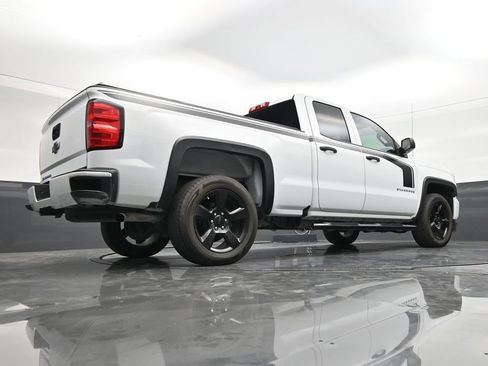 Used 2018 Chevrolet Silverado 1500 Custom w/ Custom Value Package RWD image 24