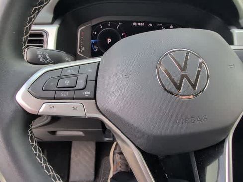 Used 2023 Volkswagen Atlas SE w/ Black Wheel Package image 18
