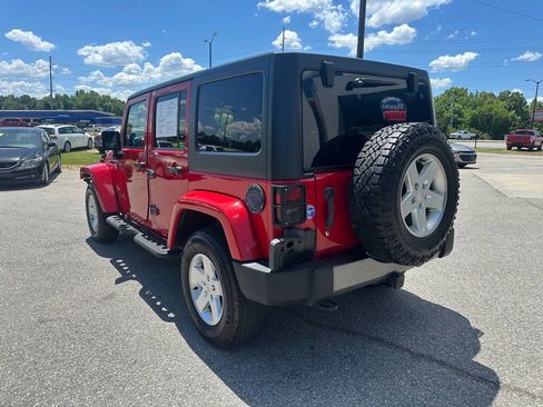 Used 2014 Jeep Wrangler Unlimited Sport AWD/4WD image 3