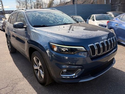 Used 2019 Jeep Cherokee Limited AWD/4WD image 3