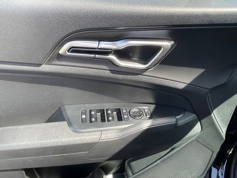 New 2026 Kia Sportage LX FWD image 11