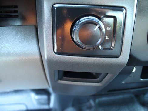 Used 2019 Ford F250 XL w/ Power Equipment Group AWD/4WD image 26